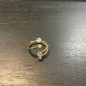 BRAND NEW! 18k gold plated stainless steel ring | size 7